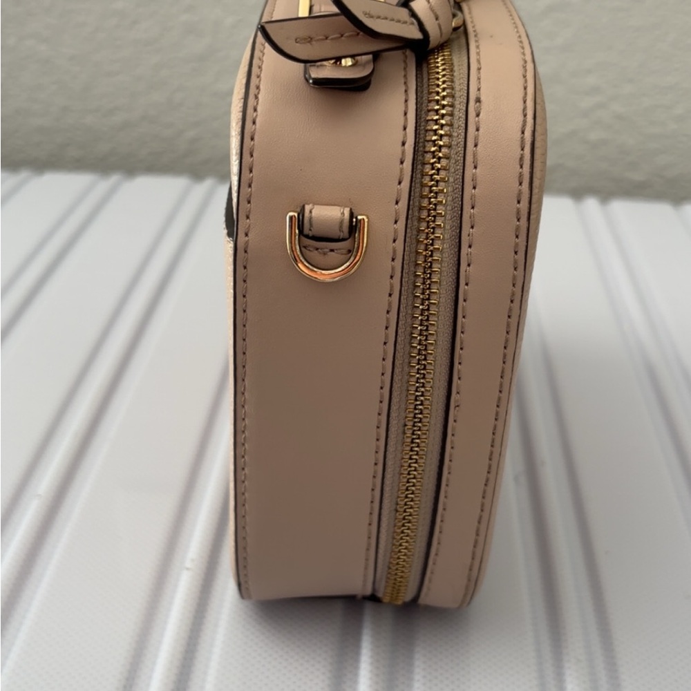 Michael Kors Beige Crossbody Bag - Picture 3 of 12